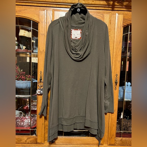 Cupio Tops - Cupio Woman Cowl Neck Warm Tunic 2X 🫒
